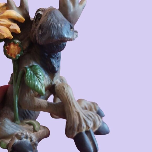 Big Sky Carvers Mountain Mooses Figurine With Sunflower - Picture 7 of 12